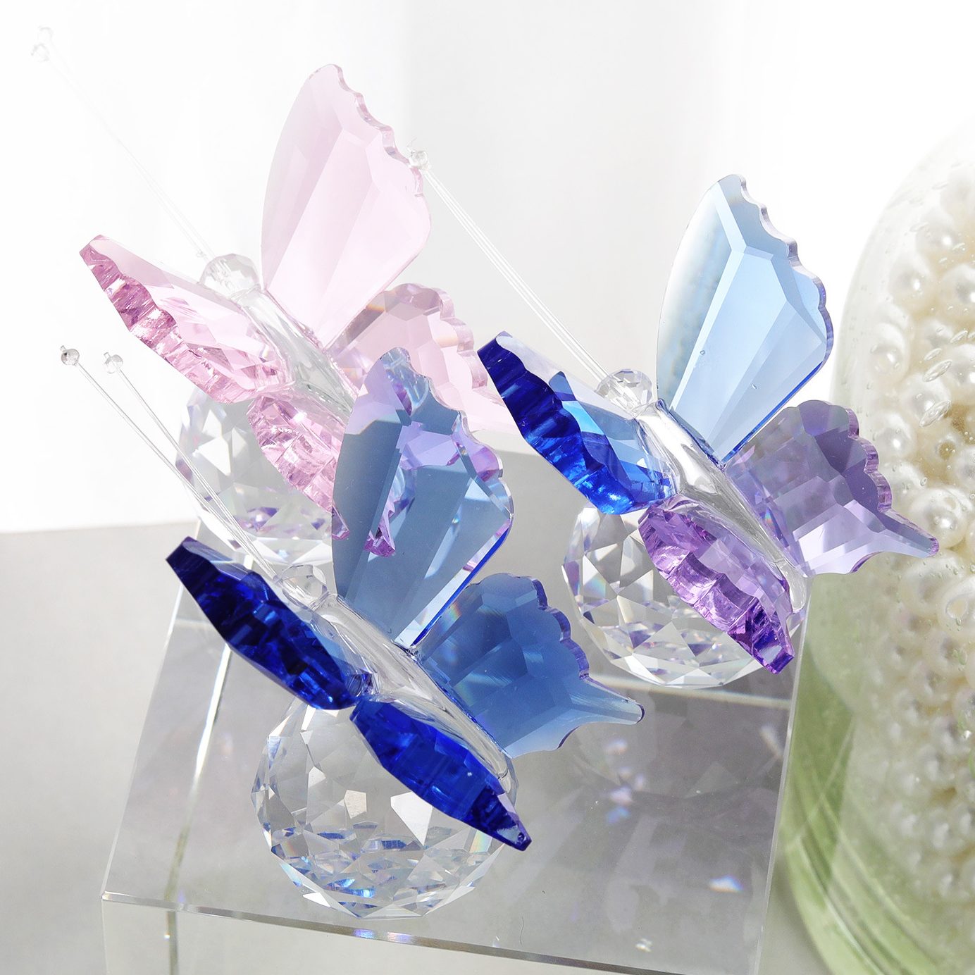 SHTROOR K9 Crystal Butterfly Figurine with Crystal Ball, Elegant Indoor & Christmas Glass Ornament, Ideal Gift for Women
