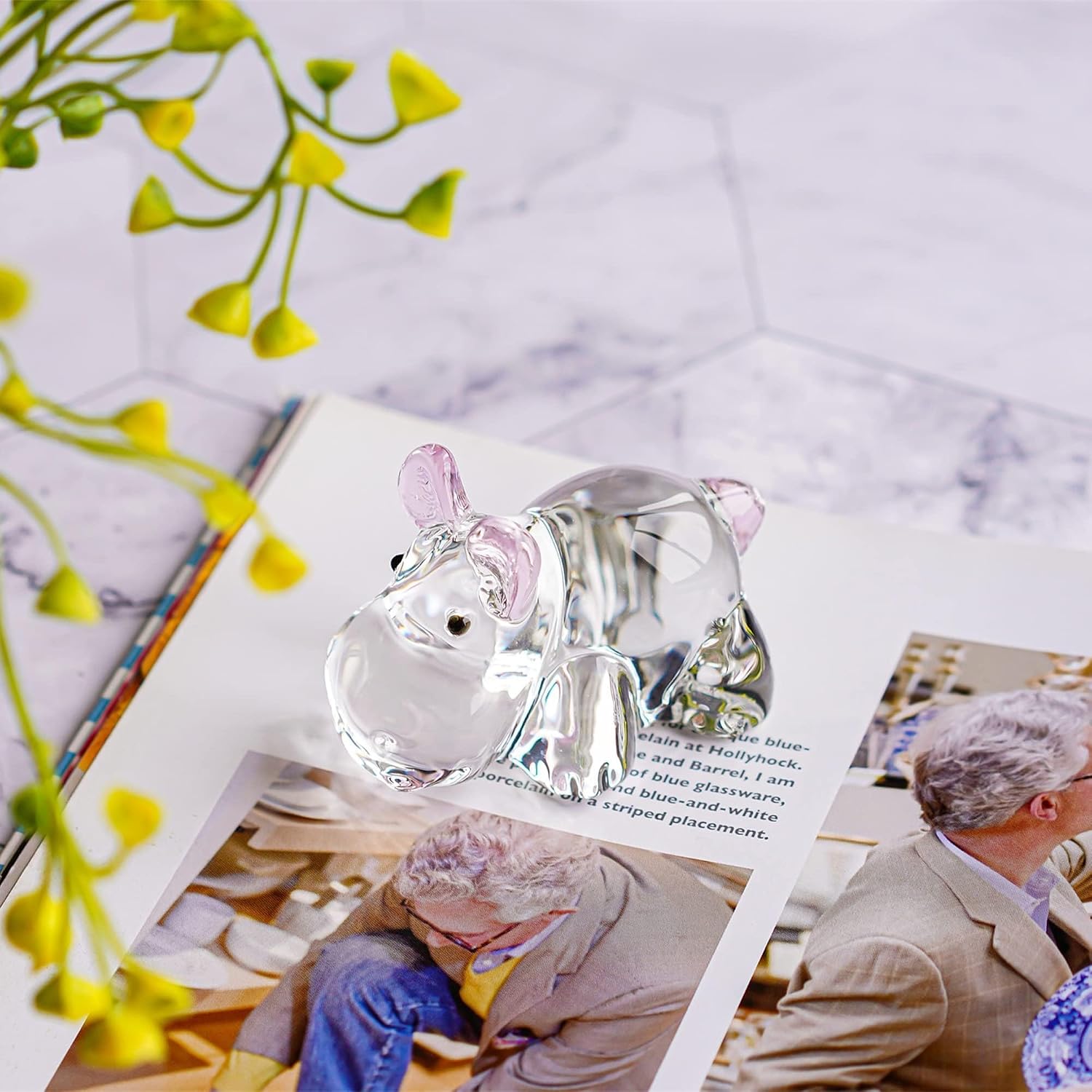 SHTROOR Crystal Hippo Figurines, Lovely Transparent Glass Hippopotamus Statue, Well‑Detailed Animal Collectible Figurine, Sweet Birthday Christmas Gift for Women and Animal Enthusiasts